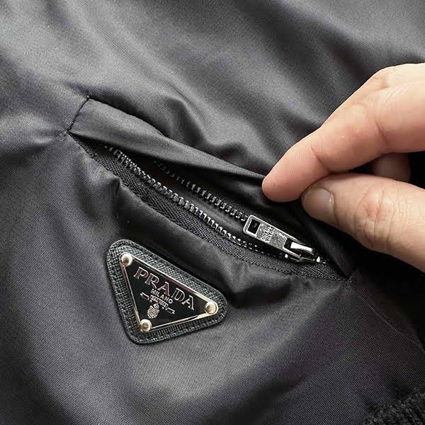確保済みプラダ ウールxRe Nylon ギャバジン フーディー パロディ puz93889